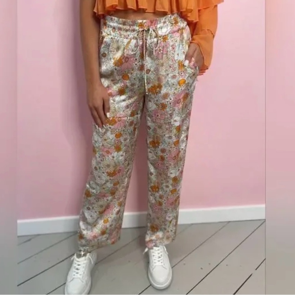 Boutique Olivaceous Floral Pants